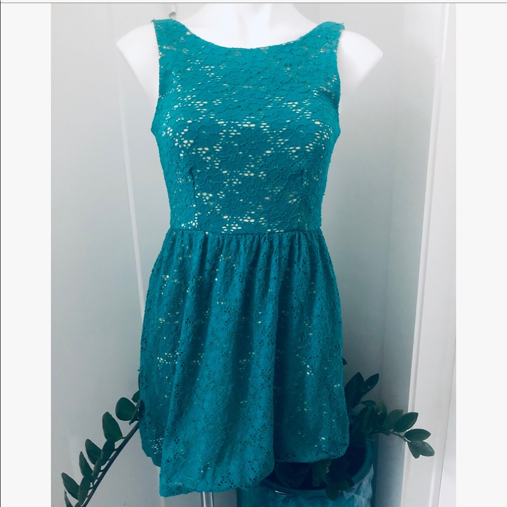Mystic | Green Lace Dress